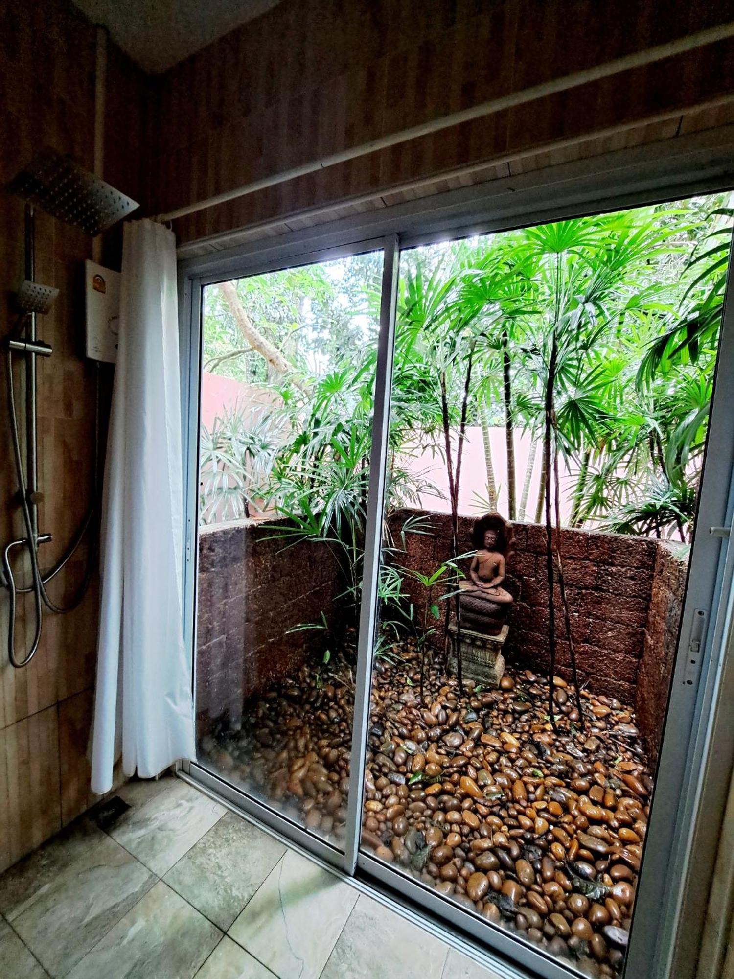 Hua Thanon  Laura Guest House-Adult Only- מראה חיצוני תמונה