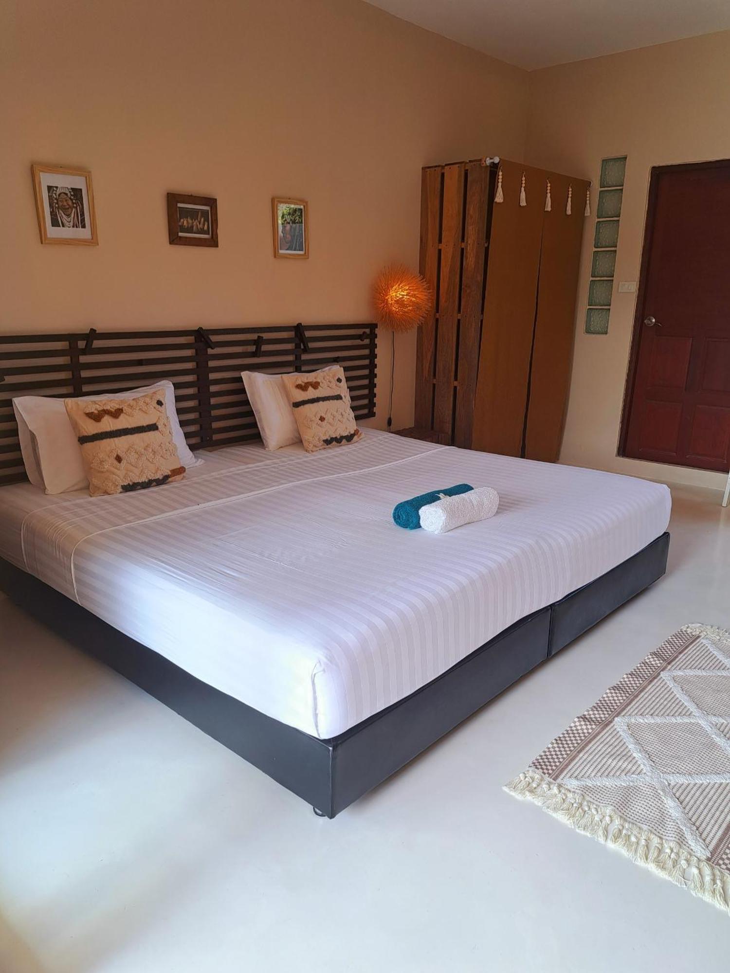 Hua Thanon  Laura Guest House-Adult Only- מראה חיצוני תמונה