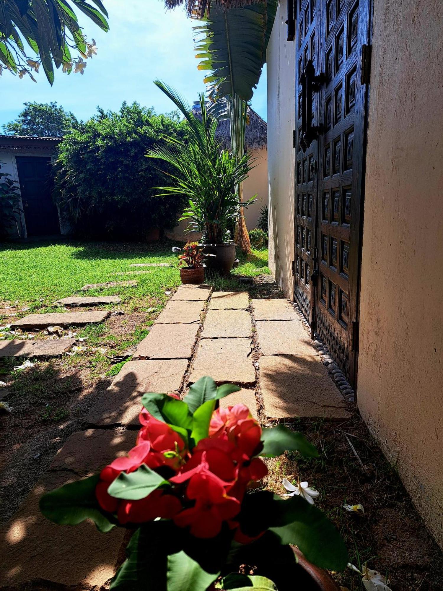 Hua Thanon  Laura Guest House-Adult Only- מראה חיצוני תמונה